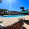 Gym, ping pong, piscina y garaje