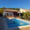 Chalet con piscina en Liria