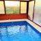 Vivienda de estilo rústico con piscina LA GRANÁ