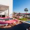 2174-Huge 3 bedrooms with terrace and pool