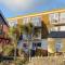 1 Bay View Court