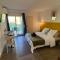 Joli Appartement 27m2 Oasis Provençale en village vacances en Camargue