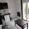 Studio bien situé avec un balcon