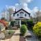 Charming Seaside Cottage in Leigh-on-Sea