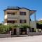 Apartments with parking space Novigrad - 7108
