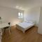 Carcavelos Beach Walking distance room