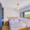 SOUTH-OF-FRANCE T2 neuf haut de gamme, climatisé, parking gratuit, 2eme ligne balcon