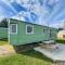 Superb 6 Berth Caravan At Breydon Water Nearby Great Yarmouth Ref 10084b