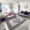 Beautiful & Spacious 1 Bed contemporary maisonette