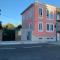 Luxurious Pink House and Parking