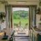 Quirky Vintage Horsebox Conversion with Stunning Views of Ardingly Reservoir