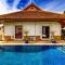 Recommend a warm Thai style private swimming pool villa with convenient traffic and living, walking 700 meters to the the beach