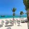 DUCASSI Suites ROOMS & BEACH - playa Bavaro - WiFi - Parking - ROOFTOP POOL & Spa