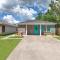 Bungalow 1mile from Beach TVs Games Backyard