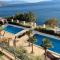 Povile Suites - few steps from the beach, panoramic sea view, shared pool, I floor