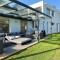 Casa y loft minimalista, jardín y parking privado