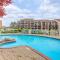 Port Clinton Condo with Community Pool and Hot Tub!
