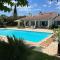 Villa Les Folies - magnifique jardin avec piscine