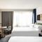 Kimpton Theta New York - Times Square, an IHG Hotel - 2 Queen Communications Mobility Accessible Tub