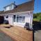 Isle-Of-Wight stones throw from beach Dog Friendly