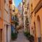 Newly renovated 2 bed apartment in Blanes old town 50m from the beach!