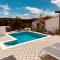 Casa na Colina : The Cottage and The Long House