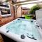 3 bed Luxury Victorian Home with Hot Tub