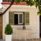 ALS Holiday Houses by Konnect, 900m from Ipsos Beach