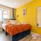 Move-In Ready 4-BR Hayes Home, Sleeps 8 - Great for Long term stays, Fast High-speed Wi-Fi