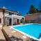 Mary's Villa with Heated Pool, Billiards, Darts, Playground & EV Plug