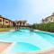 Acqua e Sole: Casa con Piscina e Area Solarium
