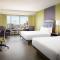 Hilton Charlotte Uptown - Habitación Premium Queen Con Dos Camas Queen Y Vista A La Ciudad