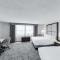 Hilton Chicago/Oak Lawn - Queen Room With Two Queen Beds