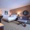 Hilton Phoenix Airport - Deluxe King Room