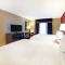 Hampton Inn & Suites Milwaukee/Franklin - Chambre Queen Avec Deux Lits Queen (4 Adultes)