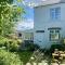 Railway Cottage - Pet friendly with parking