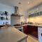 Spacious Two Bedroom Apartment with 2 En-suite Bathrooms Parking included