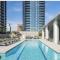 Comfy Apt with pool & hot tub in downtown LA 658