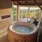Vineyard Cottage with Private Jacuzzi