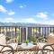 Stunning Mountain View Condo, Near Beach with Parking