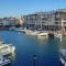 Moderno apto con vistas al puerto, aire acondicionado,wifi,piscina,fácil aparcamiento