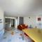 Appart Pop-Art proche autoroute, plages et attractions, Wifi - TV, déco stylée, calme