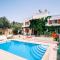 Villa w Private Pool and Garden 15 min to Beach