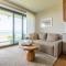 Luksusowy Apartament Sun Seasons 24 w Rewalu z Widokiem, Basenem, Siłownią i Sauną by Noclegi Renters