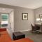 Hampton Inn and Suites New Orleans Convention Center - King Bed Study Met Slaapbank - Niet Roken