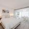 Yorkville Luxe High-End Prime Downtown Location