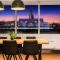 Penthouse apt on the shopping street-Free parking