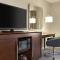 Hampton Inn & Suites Nashville-Downtown - Queen Room With Two Queen Beds