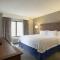 Hampton Inn & Suites Nashville-Downtown - Corner King Suite With Sofa Bed - Non-Smoking