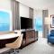 Hilton San Diego Bayfront - Premium Corner Queen Room With Two Queen Beds